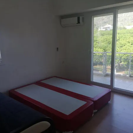 Villa Doktordan Izmir Gumuldur Ozderede Deniz Ve Orman Manzarali *