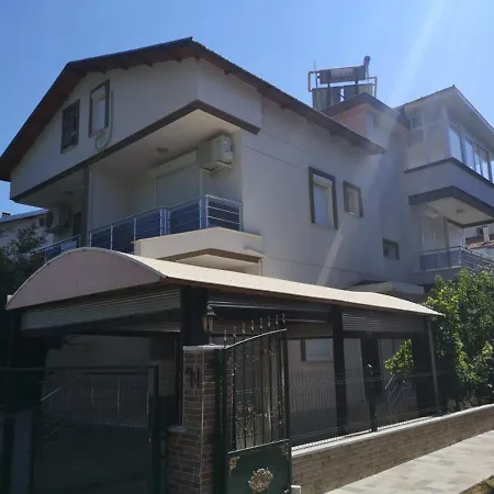 Doktordan Izmir Gumuldur Ozderede Deniz Ve Orman Manzarali