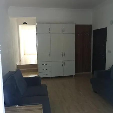 Doktordan Izmir Gumuldur Ozderede Deniz Ve Orman Manzarali Ortaköy